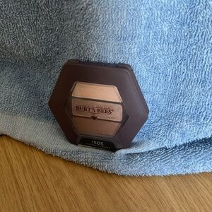 Burt's Bees Shimmering Nudes Eyeshadow #1505 factory sealed